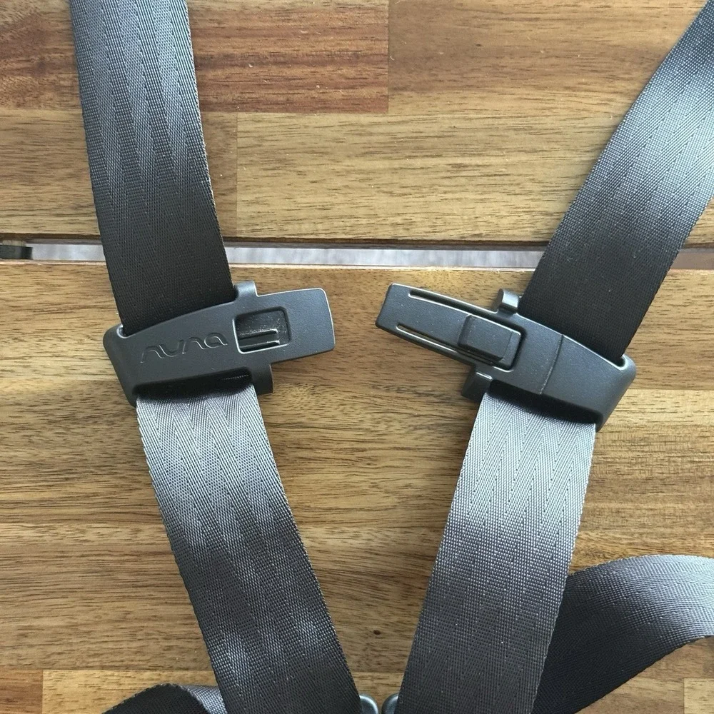 Nuna safety harness